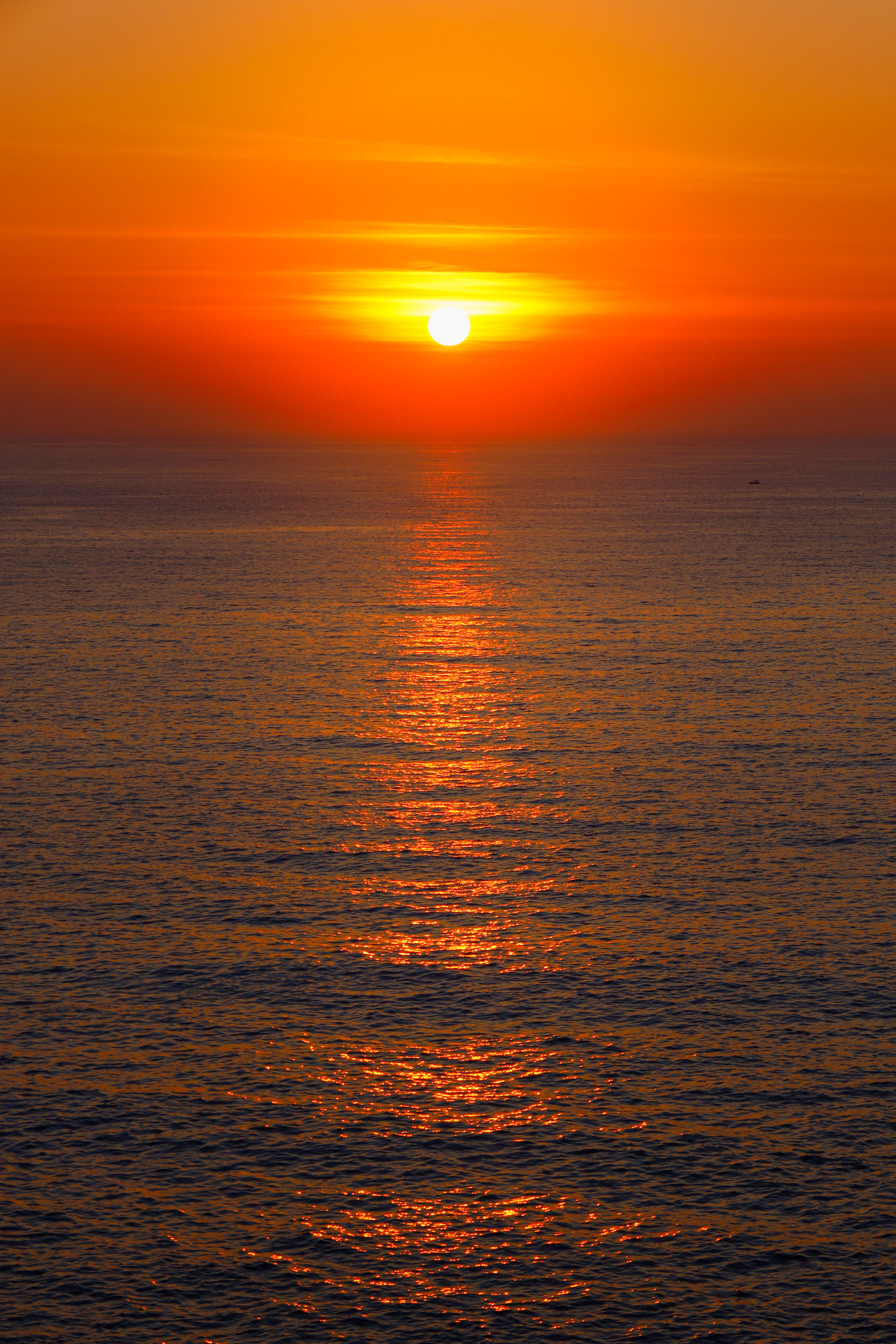 Beautiful Orange Sunset Over a Sea · Free Stock Photo