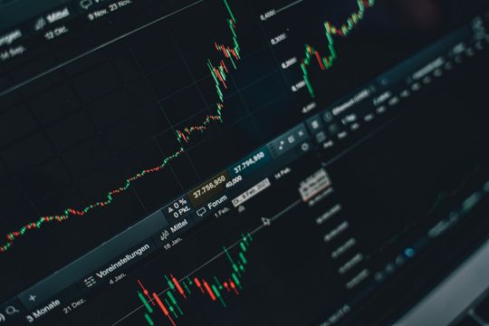 Nikkei 225 Record High: AI Boom Drives Japanese Stocks to New Peak
