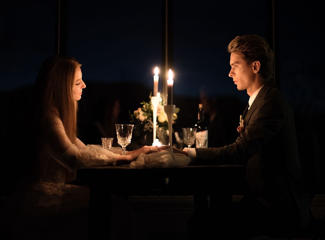 Online dating: starting a conversation on a niche platform