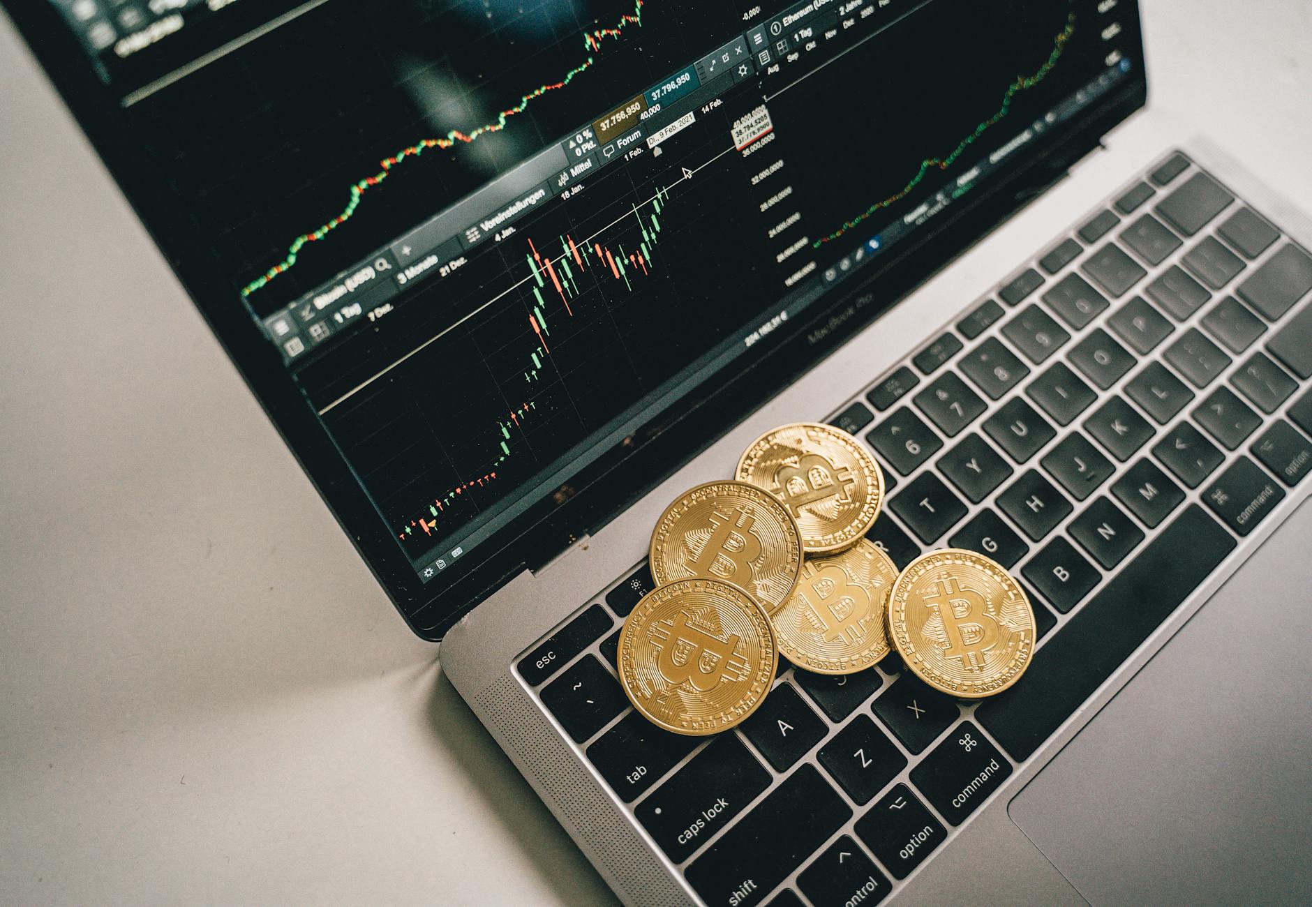 Crypto innovation surging, new cross-chain solutions drive altcoin investment, blockchain tech. Crypto innovation surging, new cross-chain solutions drive altcoin investment, blockchain tech.