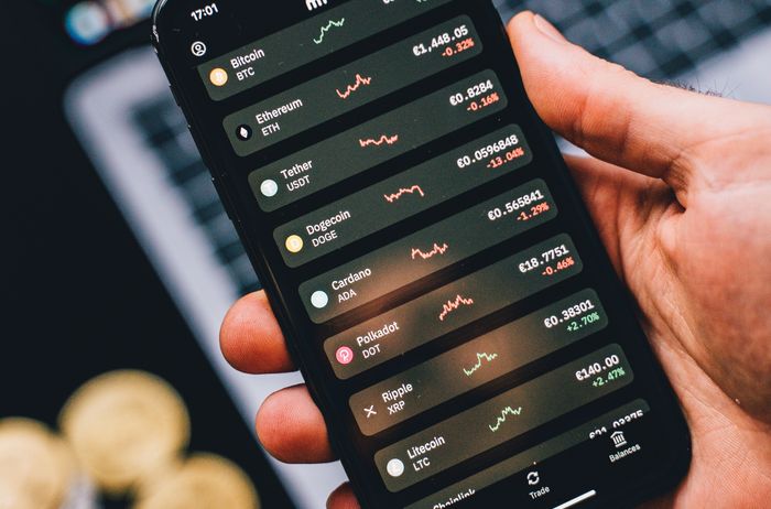 Online Casino: Spielautomaten und Live-Spiele im Überblick
