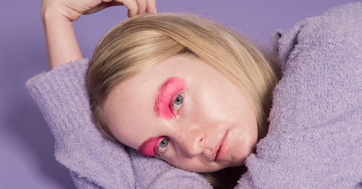 How to make eyebrows blonde with makeup