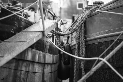 Photos gratuites de bateaux, cordes, échelle des gris