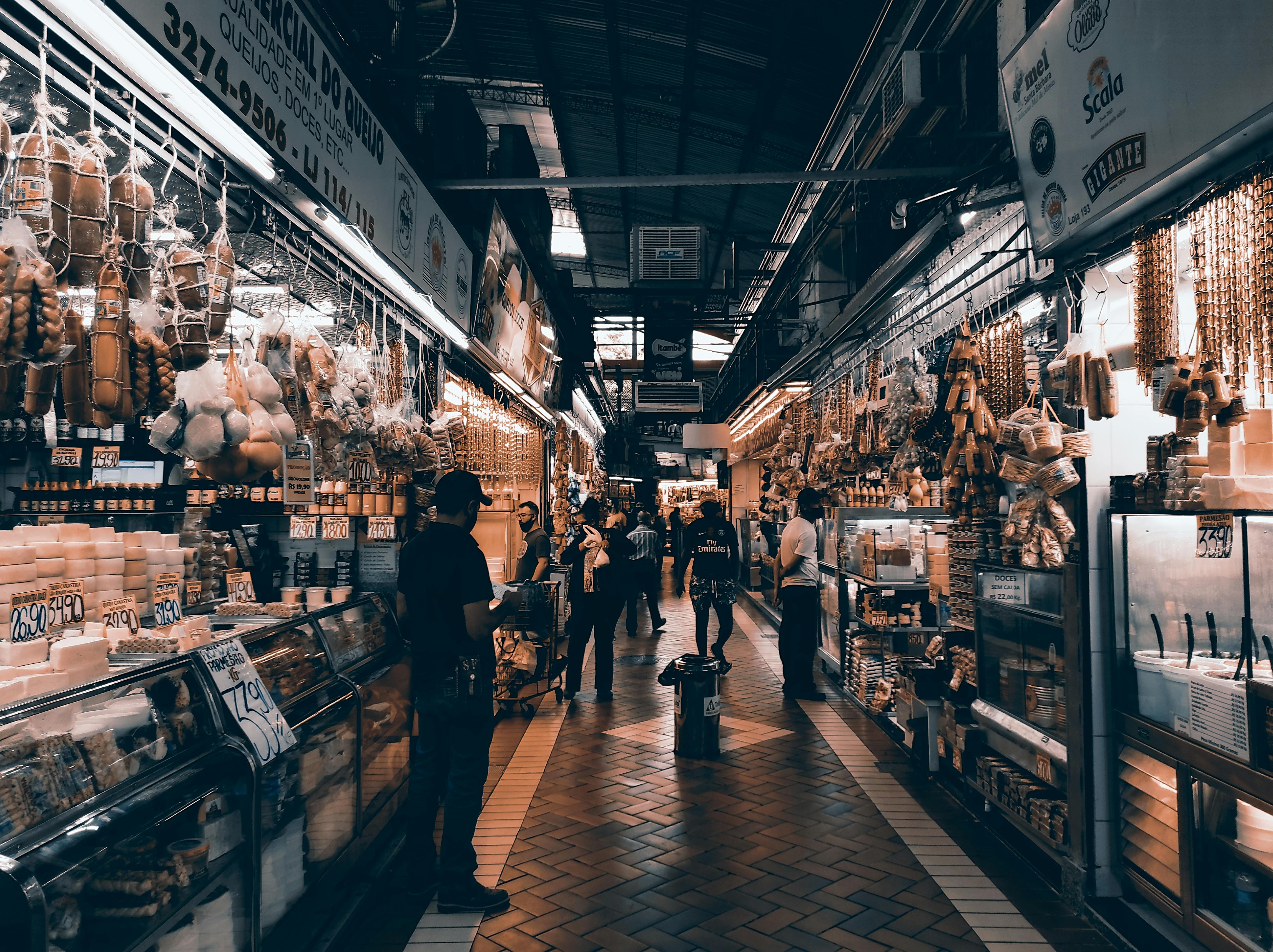 Barrett Media’s Top 20 Major Market Sports Radio Stations of 2025 — Photo by Andre Moura on Pexels