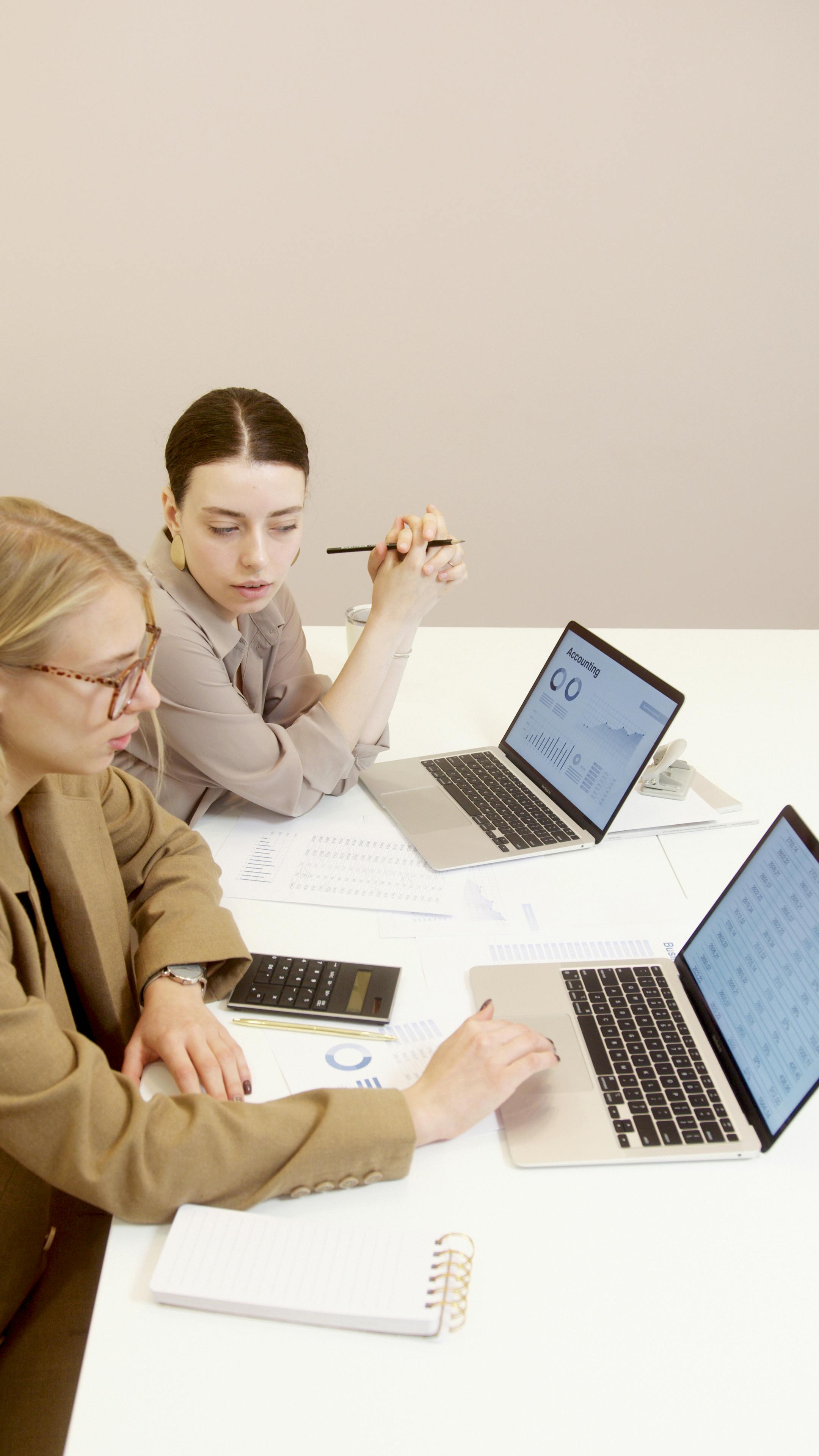 women working together