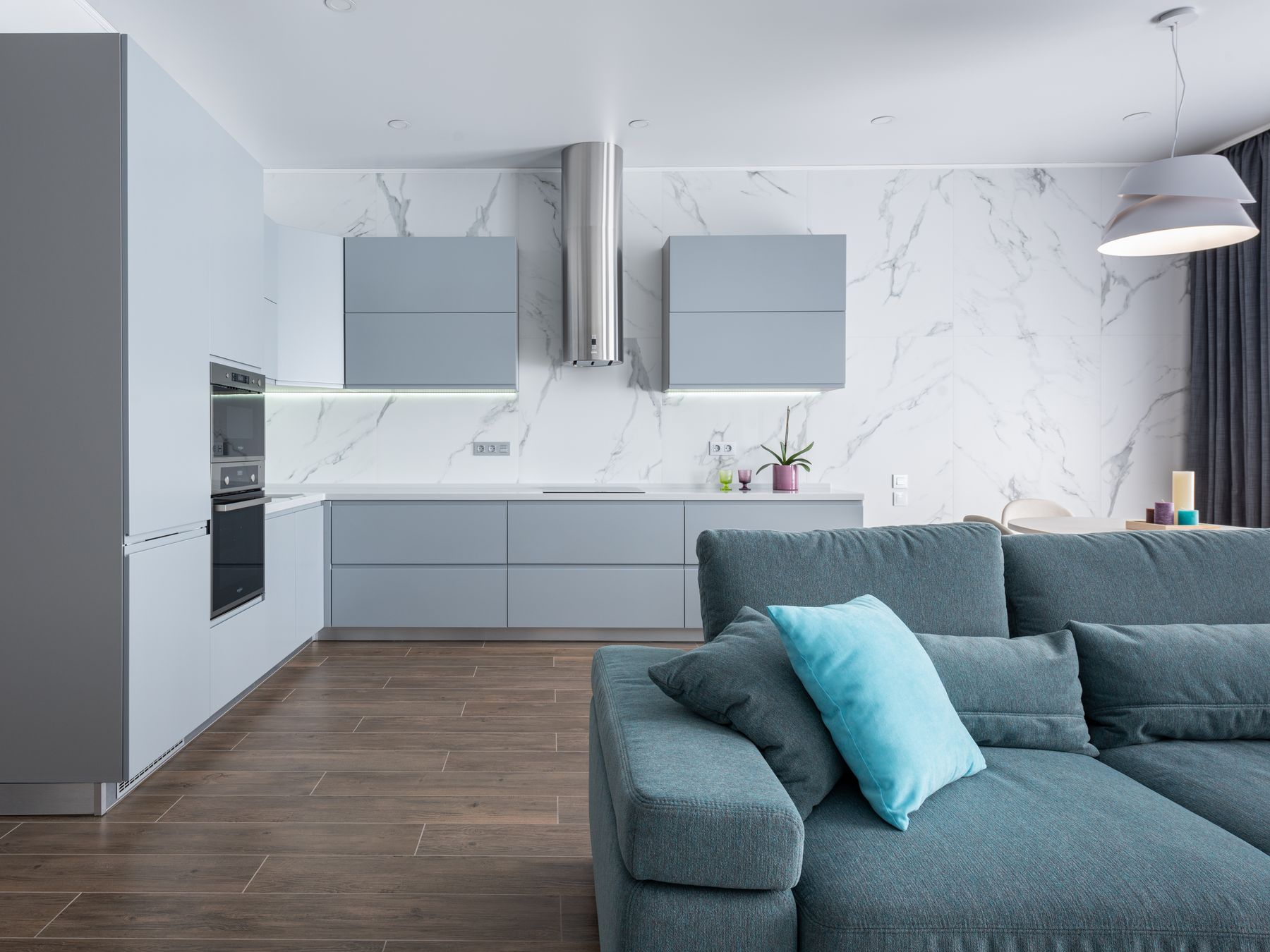 Kitchen Spraying in Shoreditch — clean edges cut in around trim and sockets