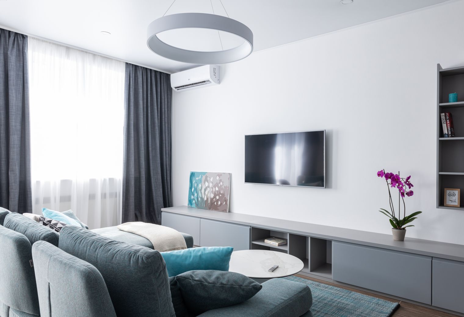 Moorgate — professional movers carrying furniture on a house move