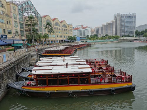 Foto profissional grátis de água, barcos, edifícios