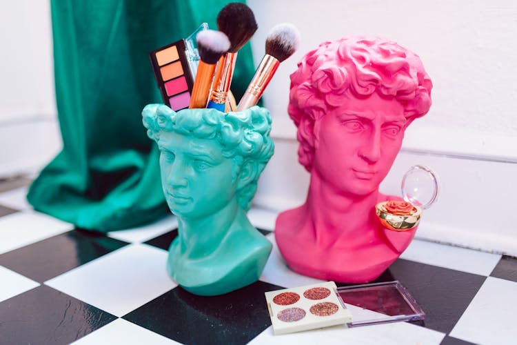 Makeup Brushes In Bust Sculpture Holder