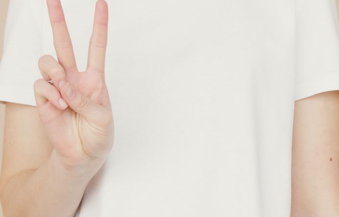 Online dating: starting a conversation on a niche platform