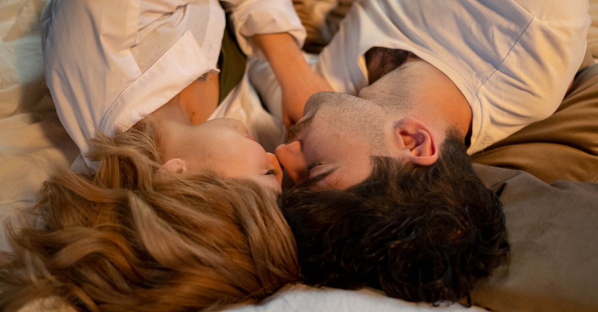 Les 10 gestes tendres qui font battre le cœur