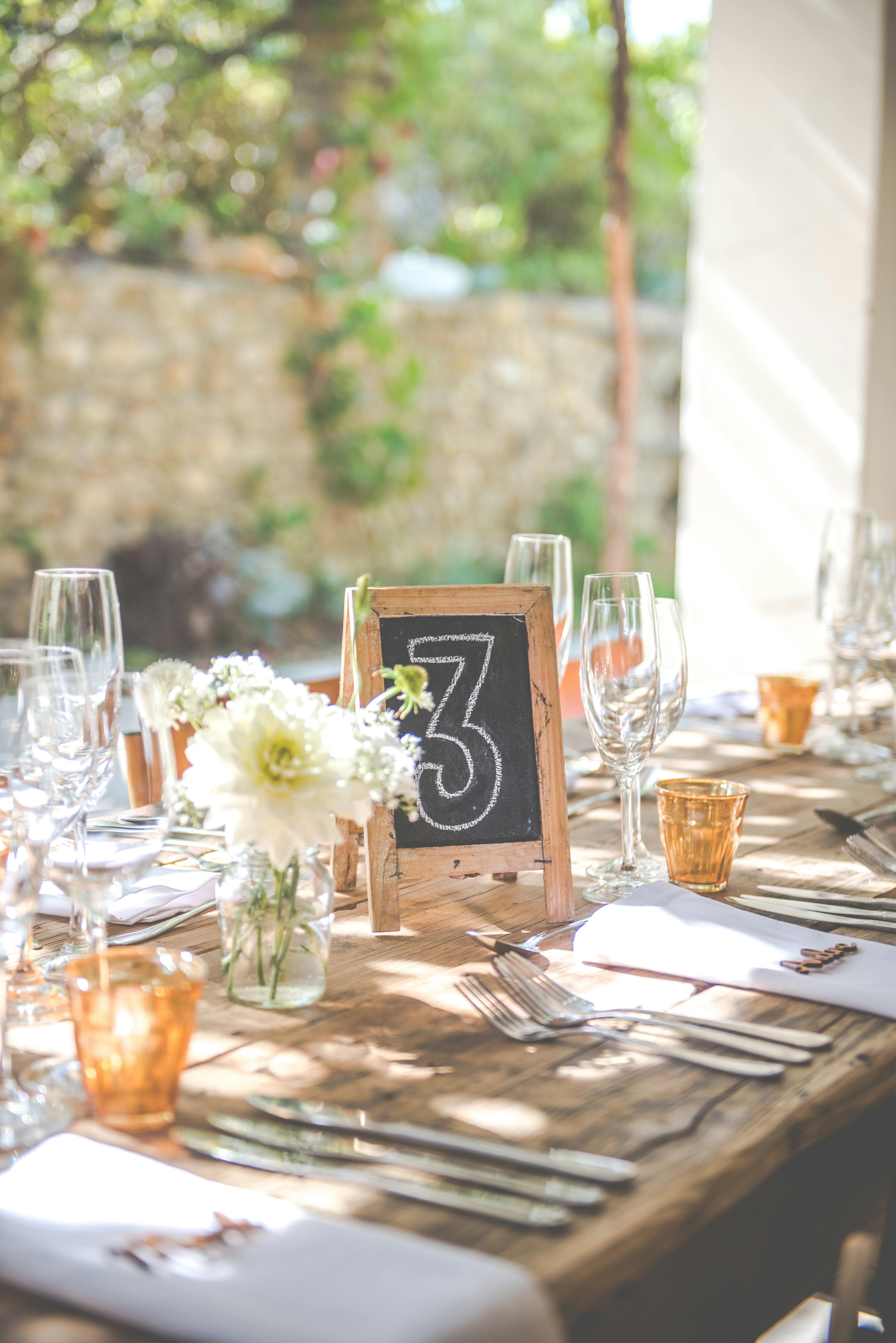 Table Set-Up on a Wedding · Free Stock Photo