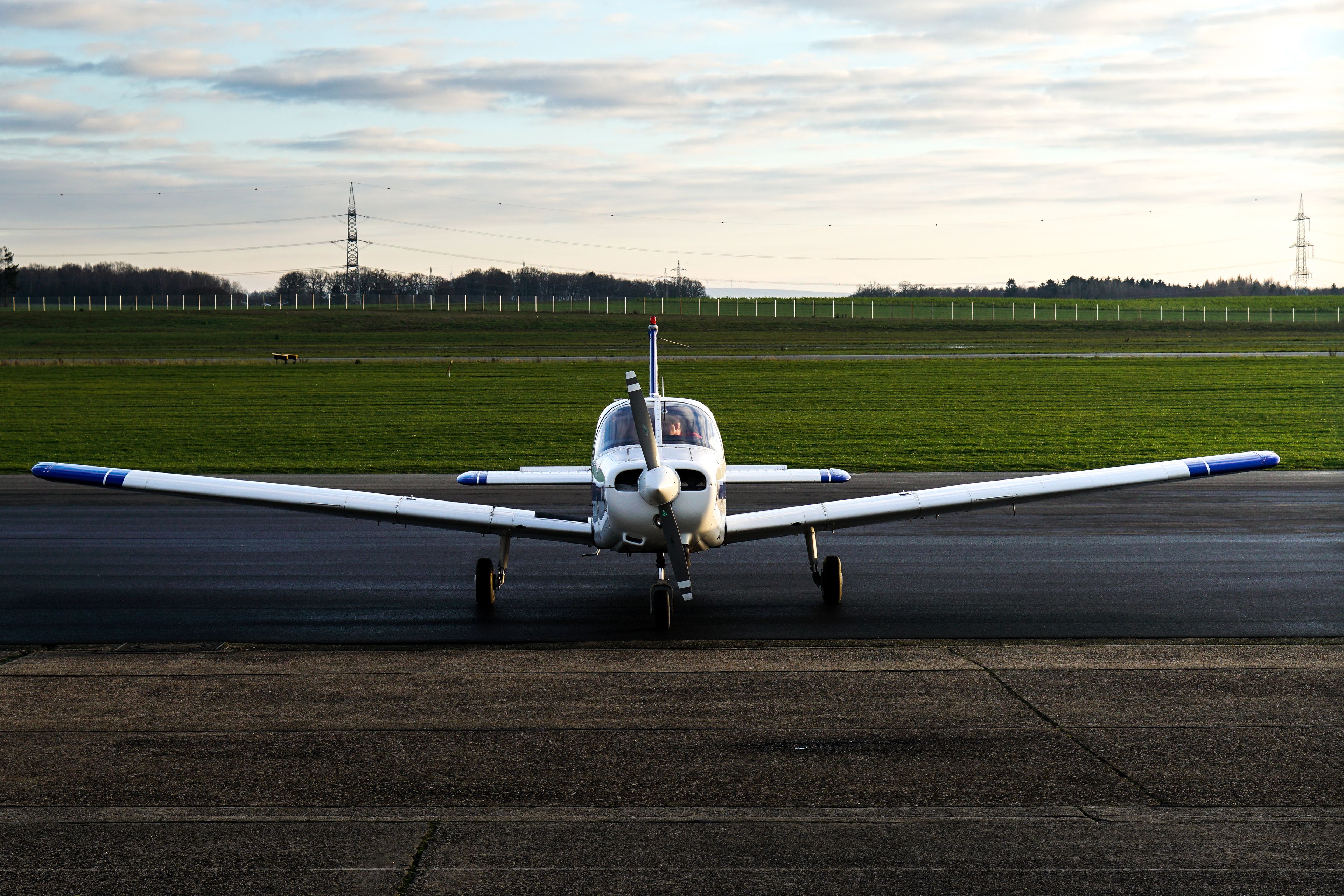 Hamburg-Finkenwerder Airport (EDHI), Hamburg — private jet cleaning