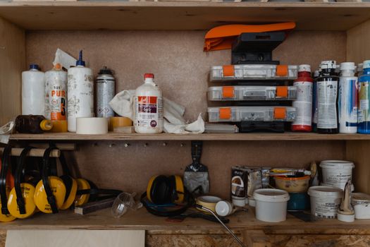 Which DIY Storage Hacks Work Best for a Craft Room?