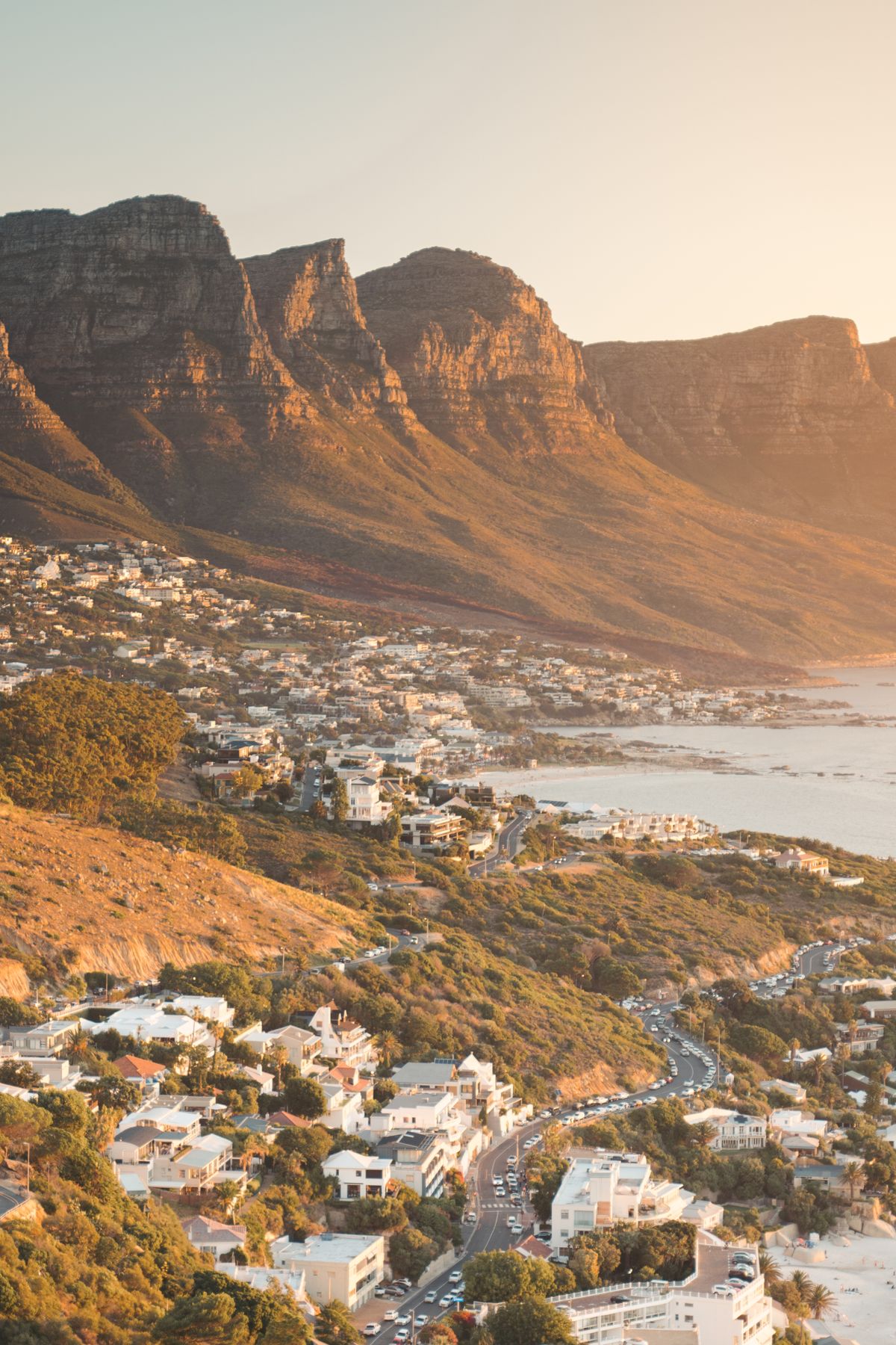 Cape Town — Where mountain and ocean share the same frame (6)
