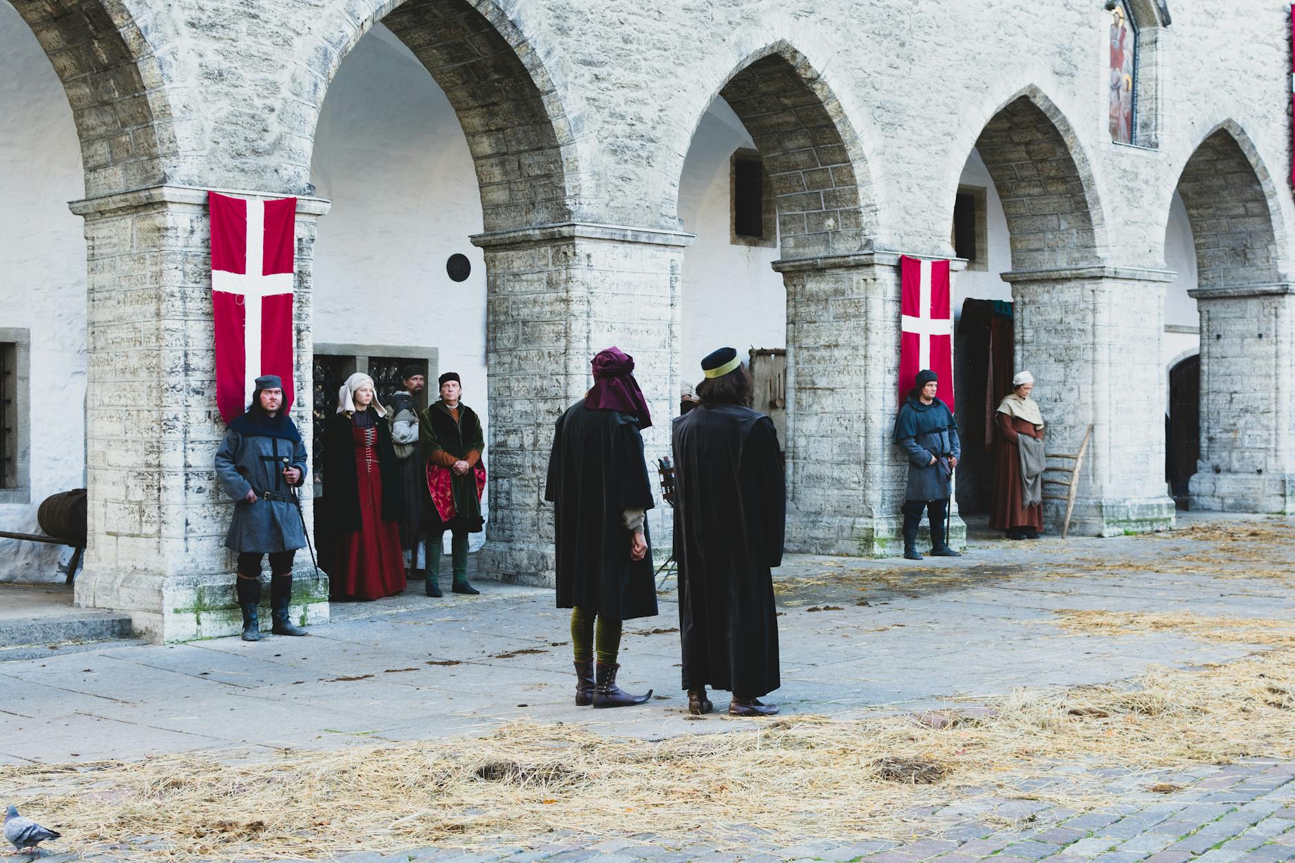 Tarihi film setinde oyuncular