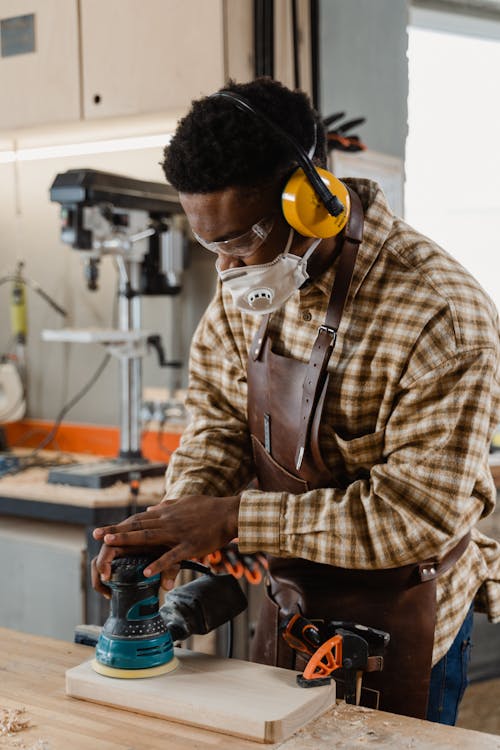 Kostenloses Stock Foto zu afroamerikanischer mann, anstellung, arbeit