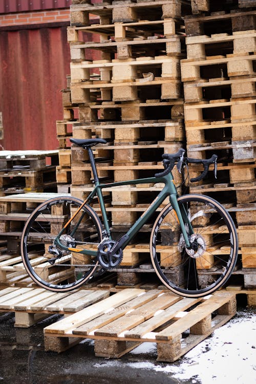 Foto d'estoc gratuïta de bici de carreres, bicicleta de carretera, palets