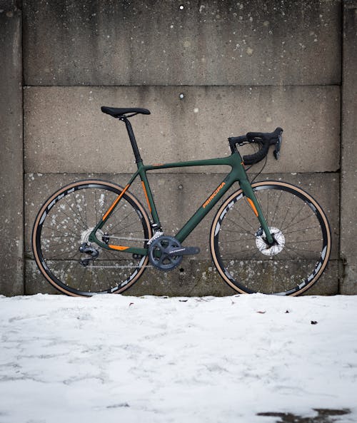 Foto d'estoc gratuïta de bici de carreres, bicicleta de carretera, hivern