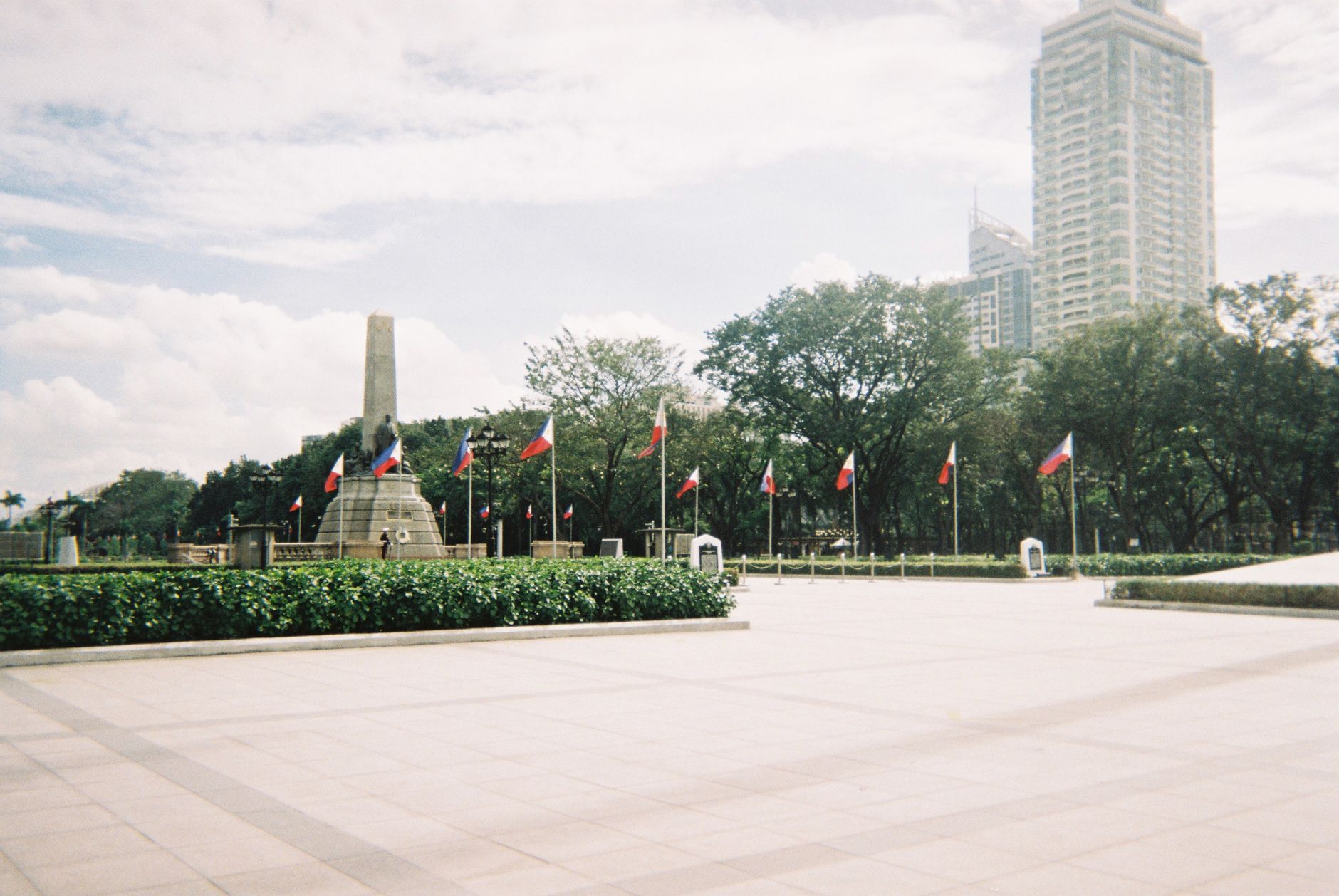 rizal park luneta manila philippines monument national park historic