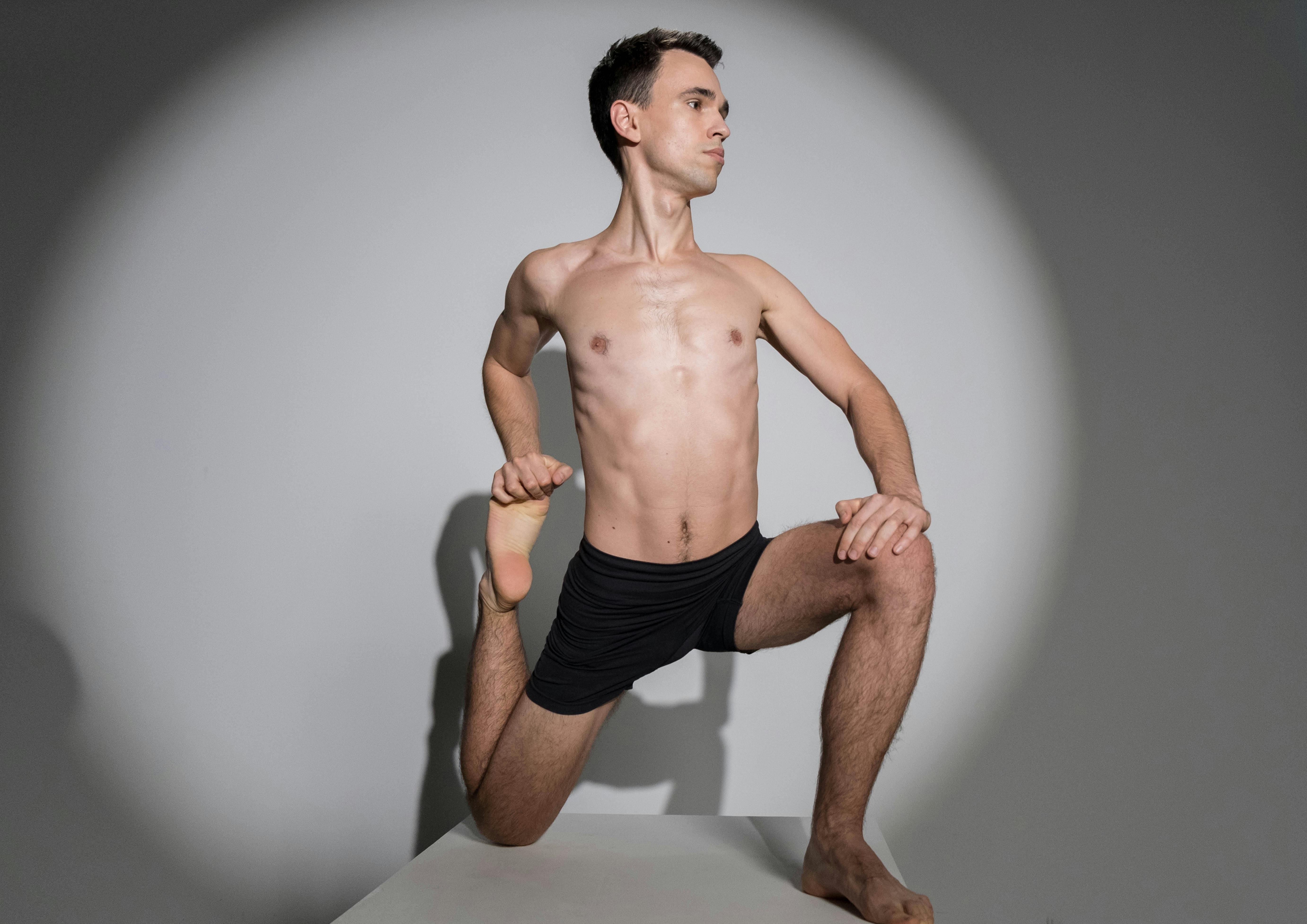 Pin by Mario tokar on poses | Life drawing pose, Human poses, Human anatomy  for artists