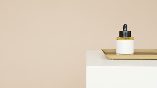 Bezpłatne Darmowe zdjęcie z galerii z aromaterapia, beżowe tło, biały stół Zdjęcie z galerii
