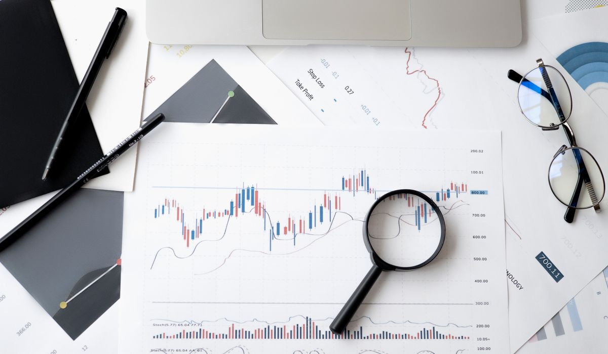 La Fed de Kevin Warsh mantiene los tipos y avisa: «los precios siguen demasiado altos»