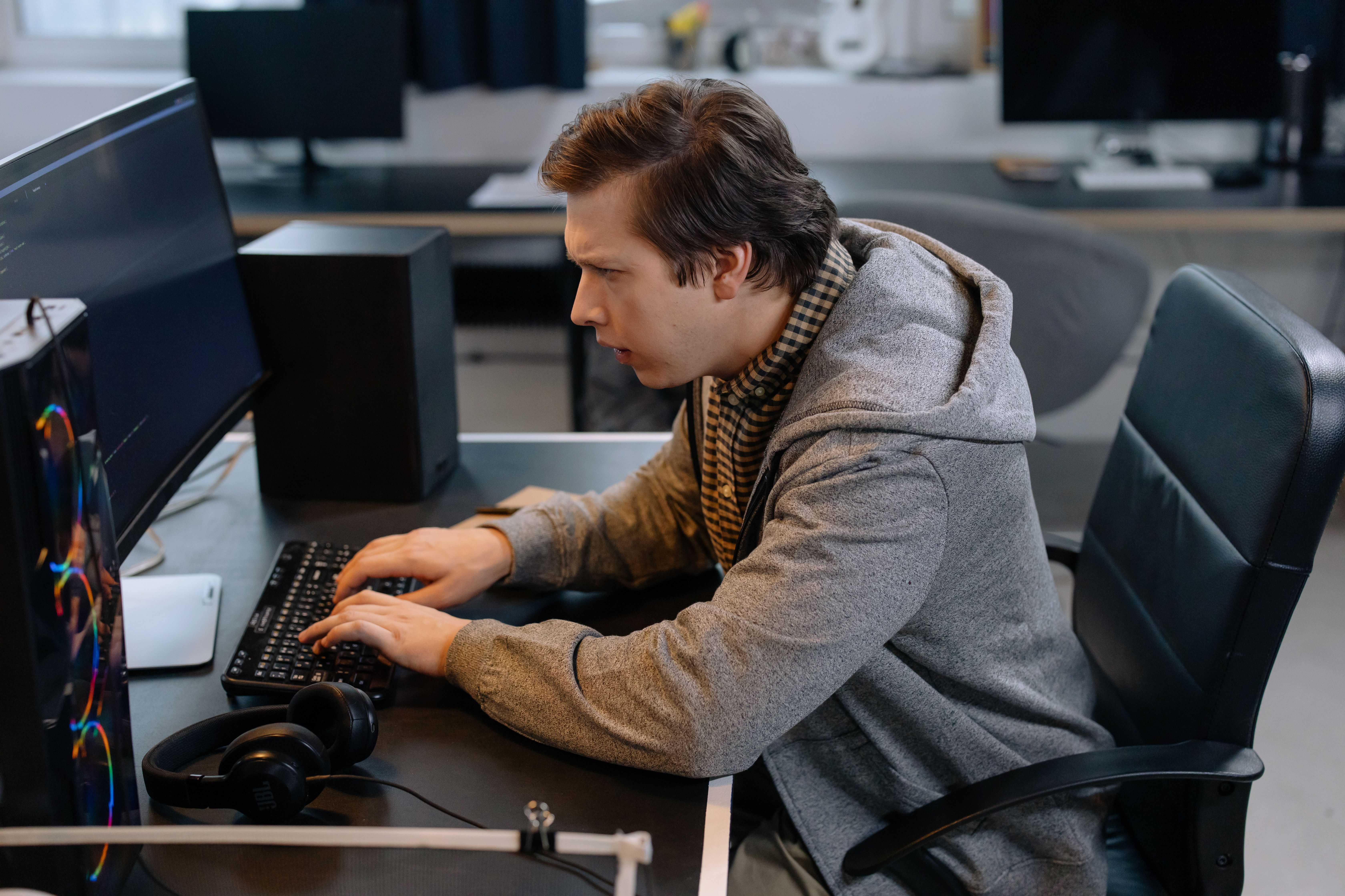 How to Choose a Web Hosting Company for Your First Niche Site