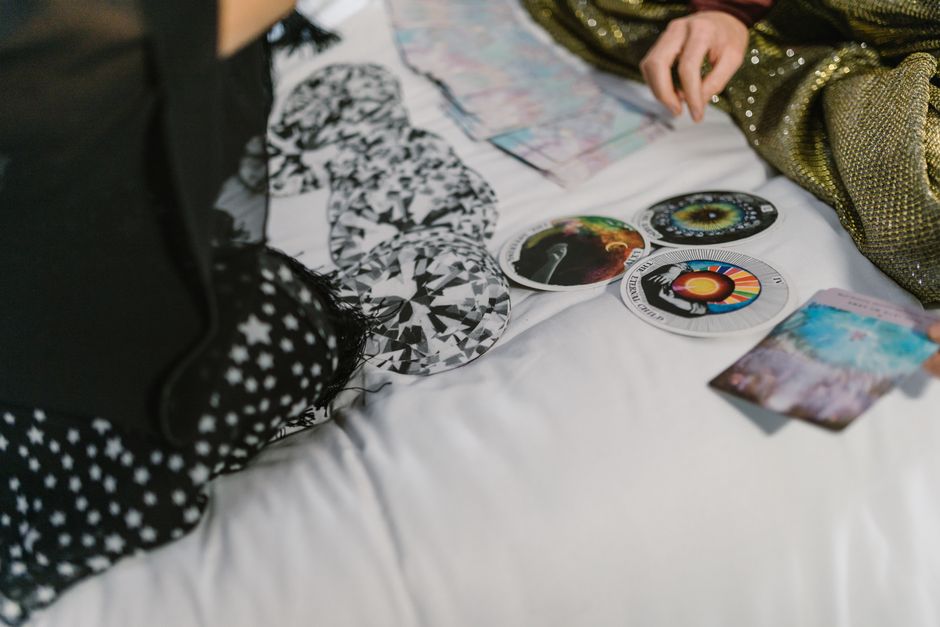 Horoscop 13 Mai 2025: Luna în Scorpion Îți Dezvăluie Prioritățile și Confruntările Interioare prin Introspecție și Claritate în Comunicare