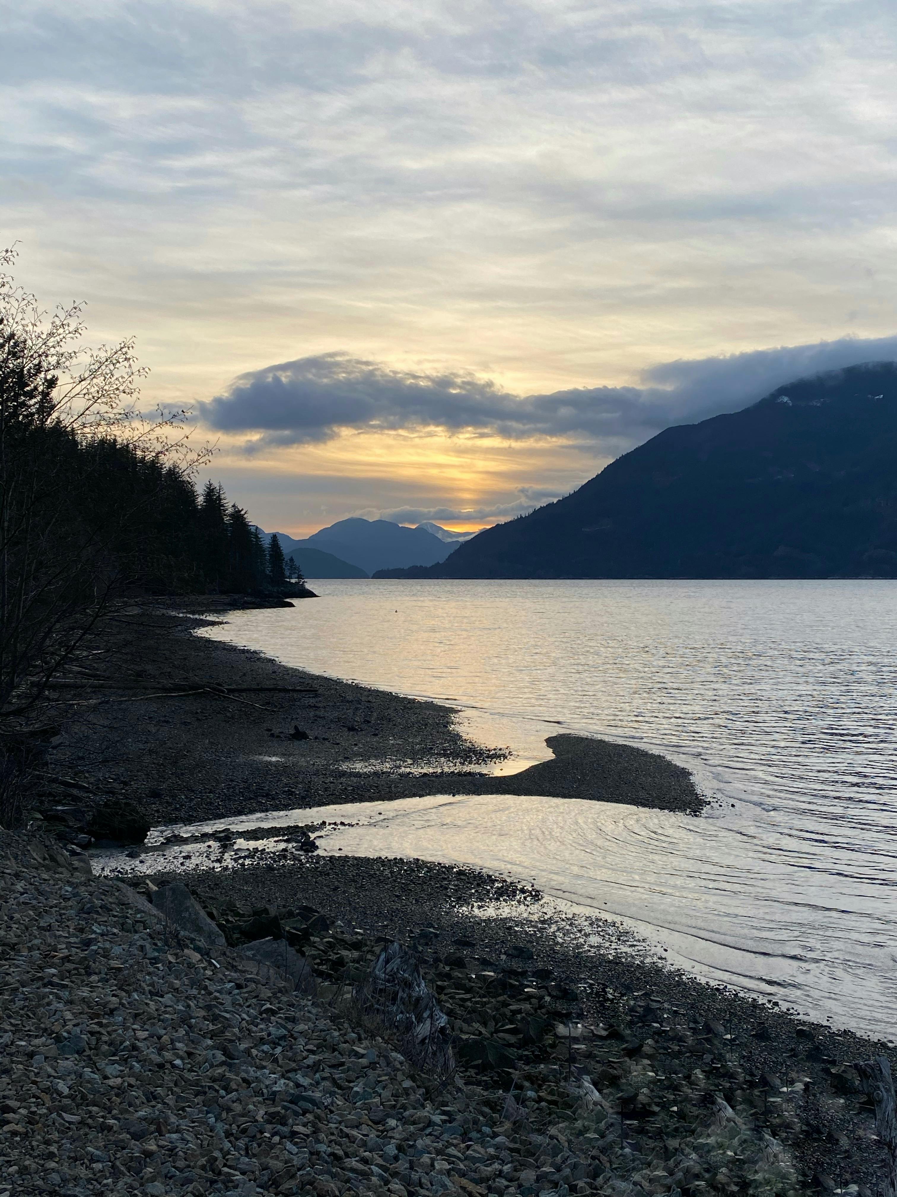Círculo de personas en una ceremonia de Cacao