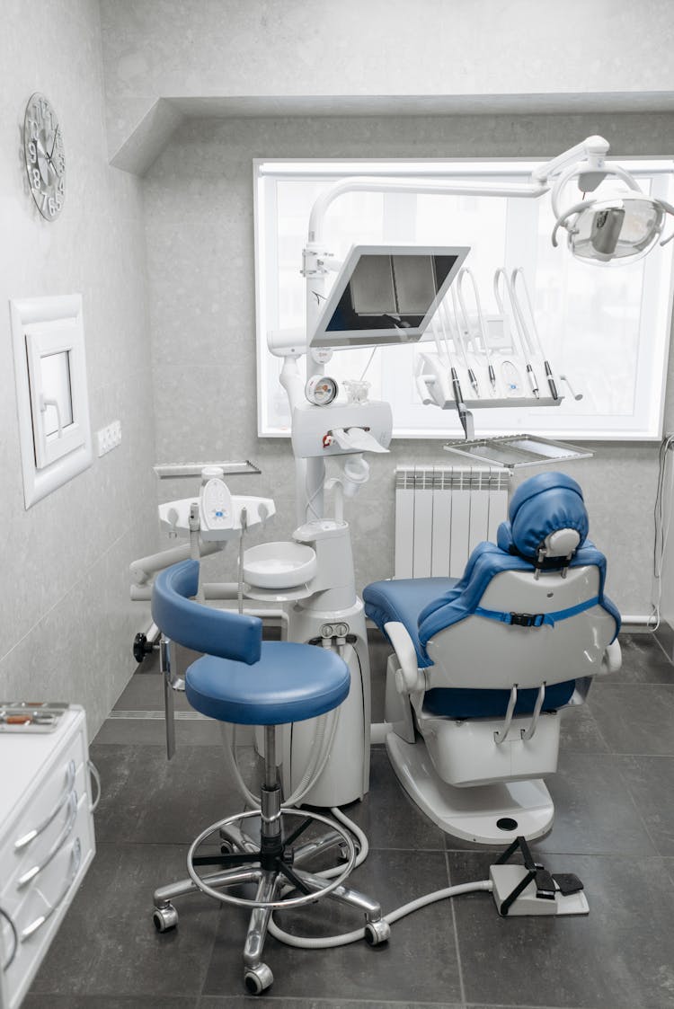  Blue And White Dental Chair