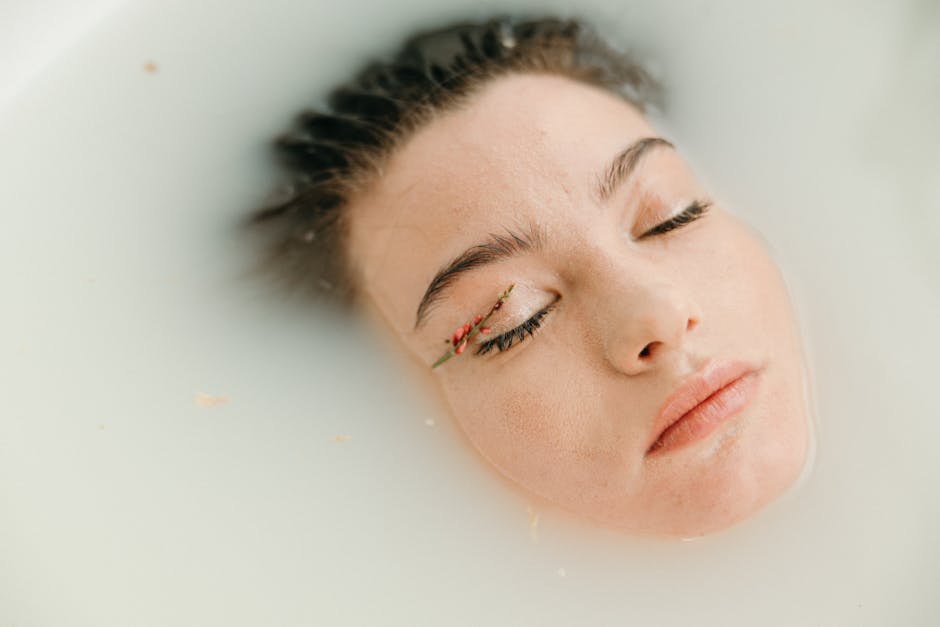 为自我关怀挤出时间 16 生活平衡与个人成长:女性在自然中练习瑜伽寻求内在平静