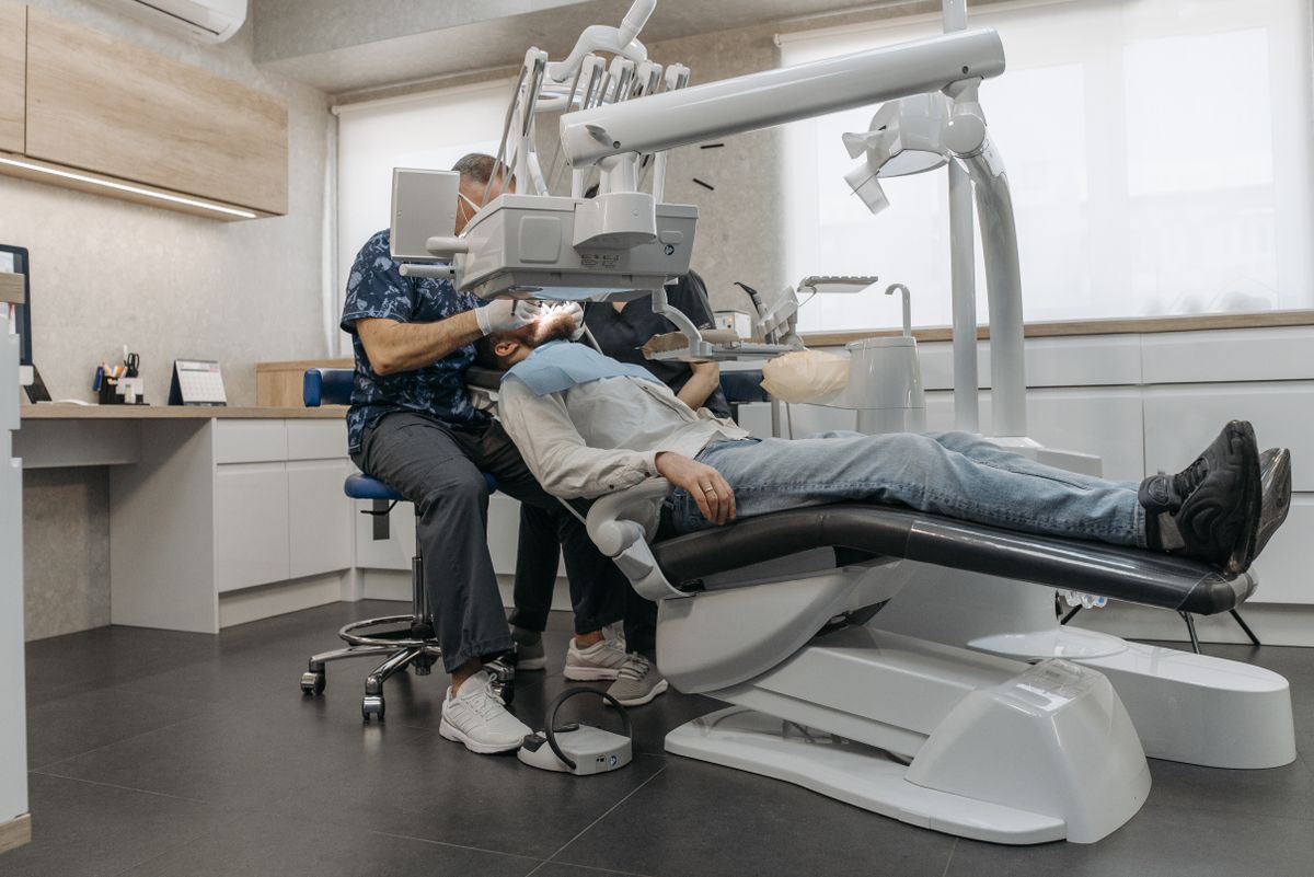 Lemooi clinician providing precise, modern dental care