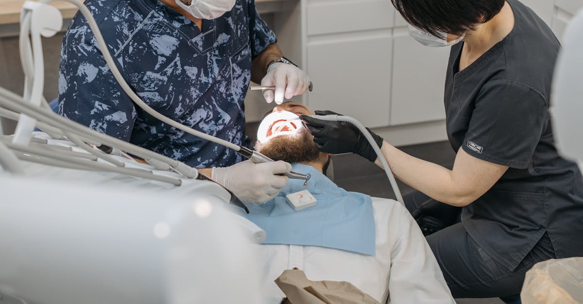 How much does a dentist assistant make in Florida