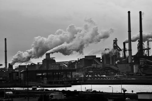 Kostnadsfria Kostnadsfri bild av fabrik, förorening, himmel Stock foto