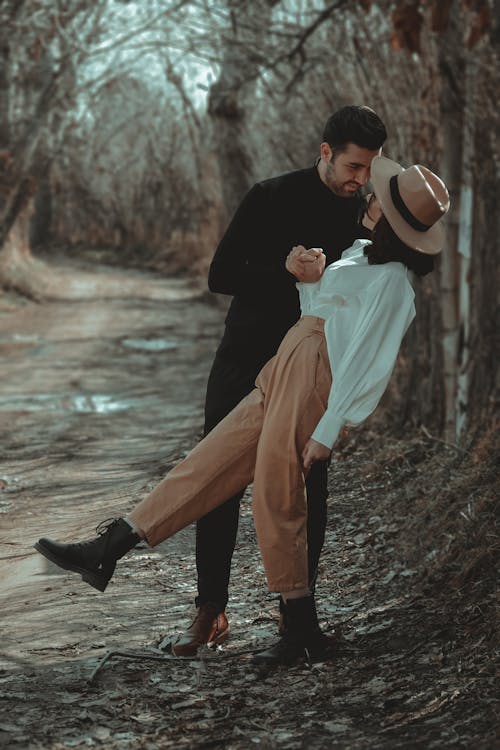 Fotos de stock gratuitas de afecto, al aire libre, amantes