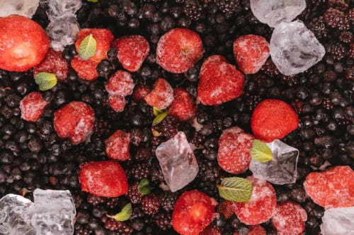 Gratis stockfoto met aardbeien, blackberries, blauwe bessen