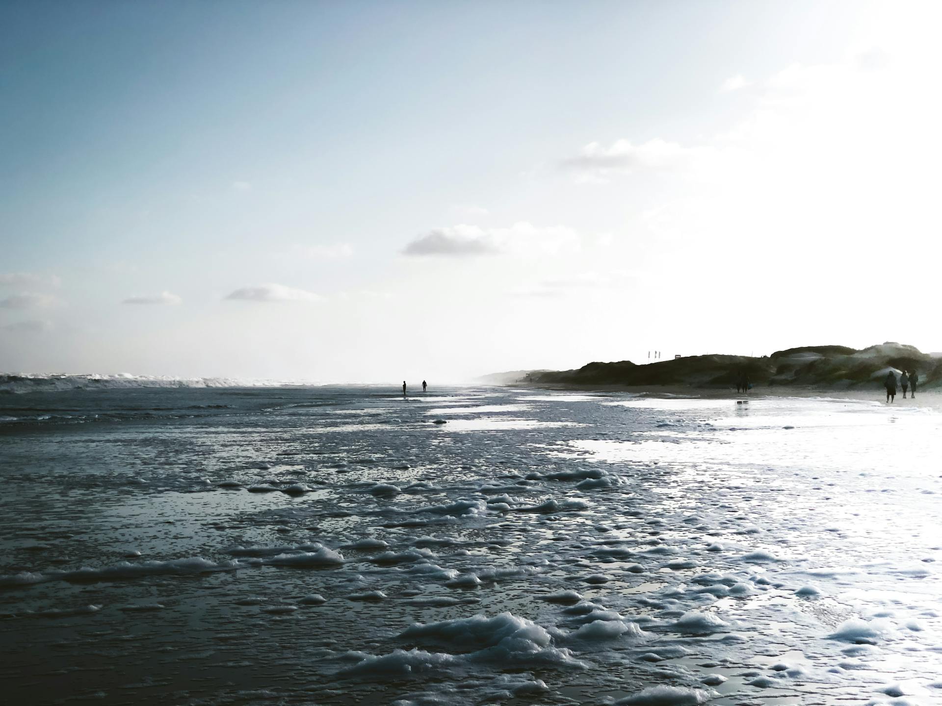 An expansive beach in Montevideo captured in winter, showcasing a peaceful seashore view.