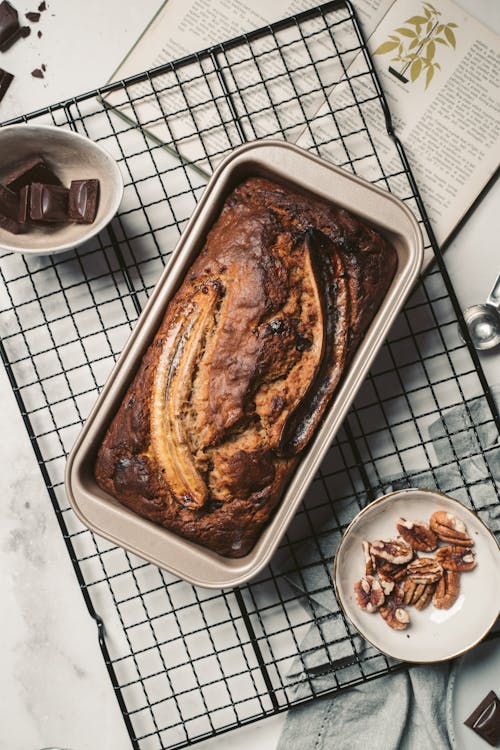 Free A Flatlay of a Freshly Baked Banana Bread Stock Photo