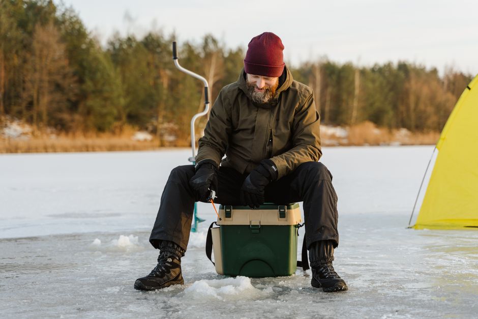 MNR Hunts for Owner of Abandoned Ice Fishing Hut on Otter Lake