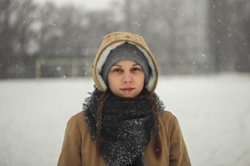 Безкоштовне стокове фото на тему «жінка, застуда, зима»