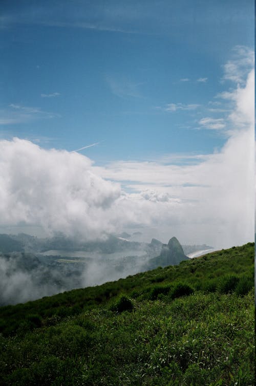 免费 垂直拍摄, 多雲的, 山丘 的 免费素材图片 素材图片
