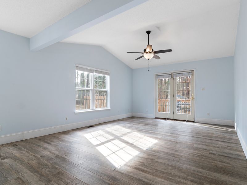 Energy-efficient BLDC ceiling fan installed in a bright modern room