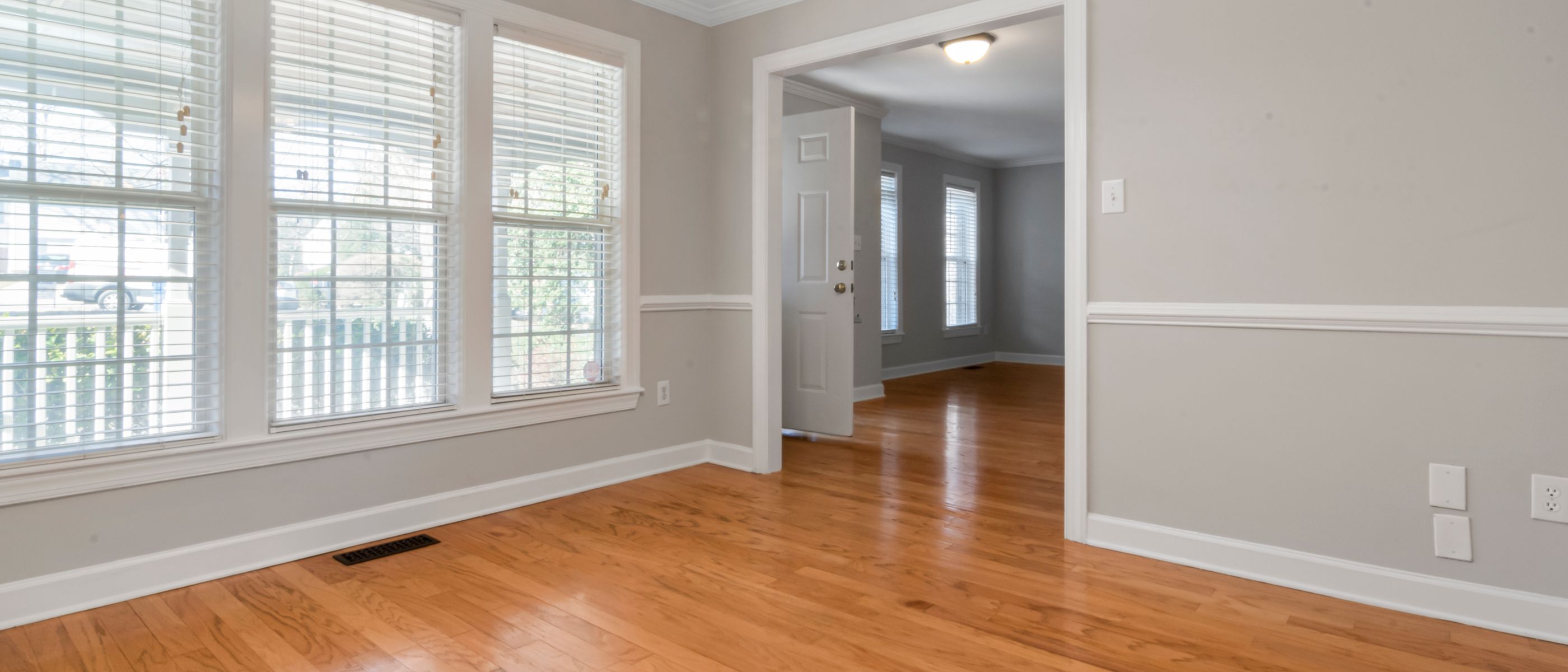 End of Tenancy Decorating in Leaves Green — woodwork brushed to a crisp, smooth line