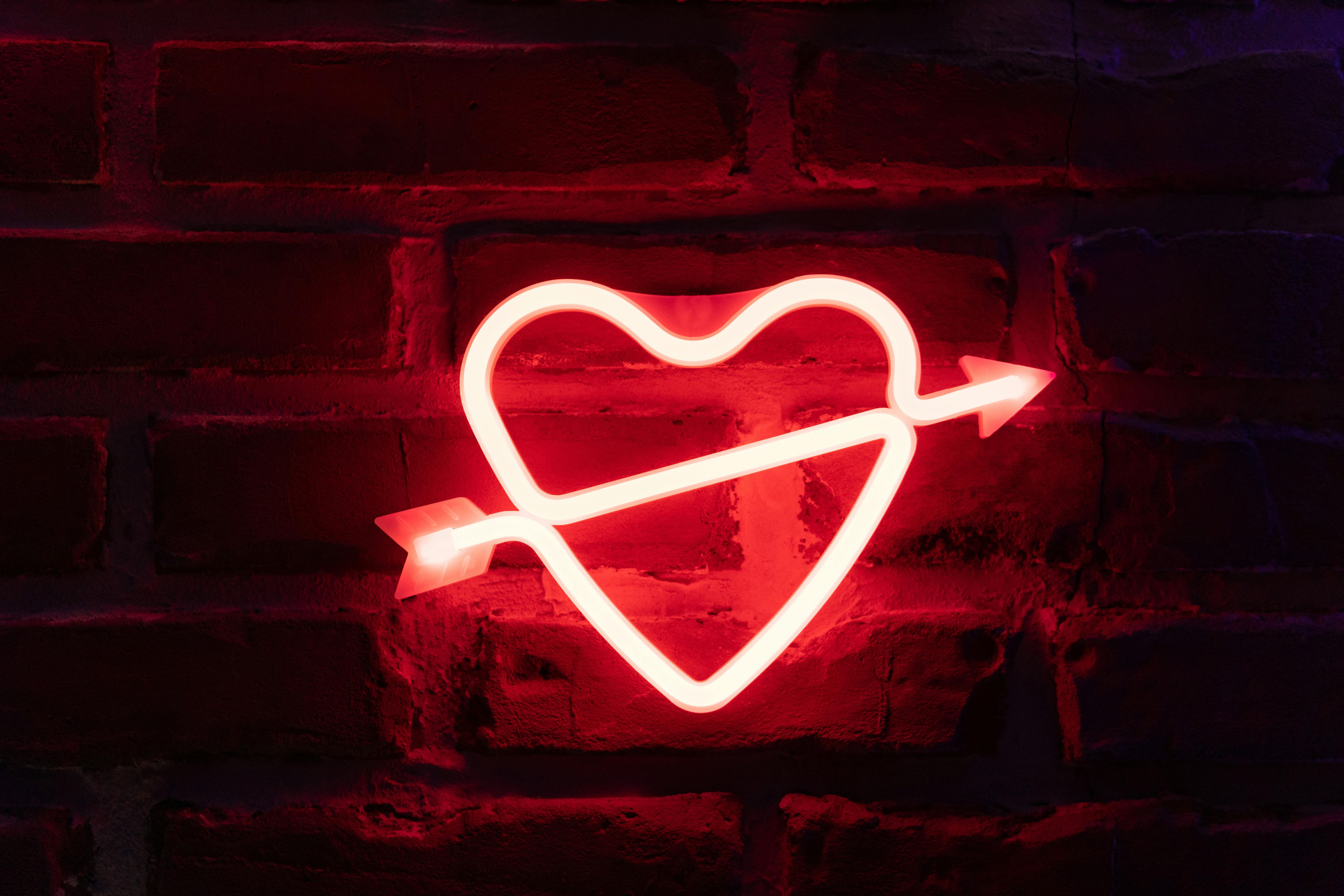 5 Must-Read Dark Romance Series to Dive Into This Year: Ignite Your Passion with These Captivating Tales