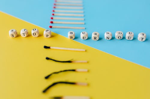 Gratis stockfoto met aangebrand, bericht, blauw oppervlak