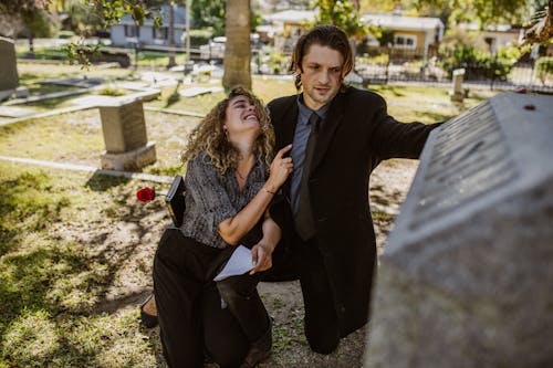 Základová fotografie zdarma na téma deprese, dvojice, hřbitov