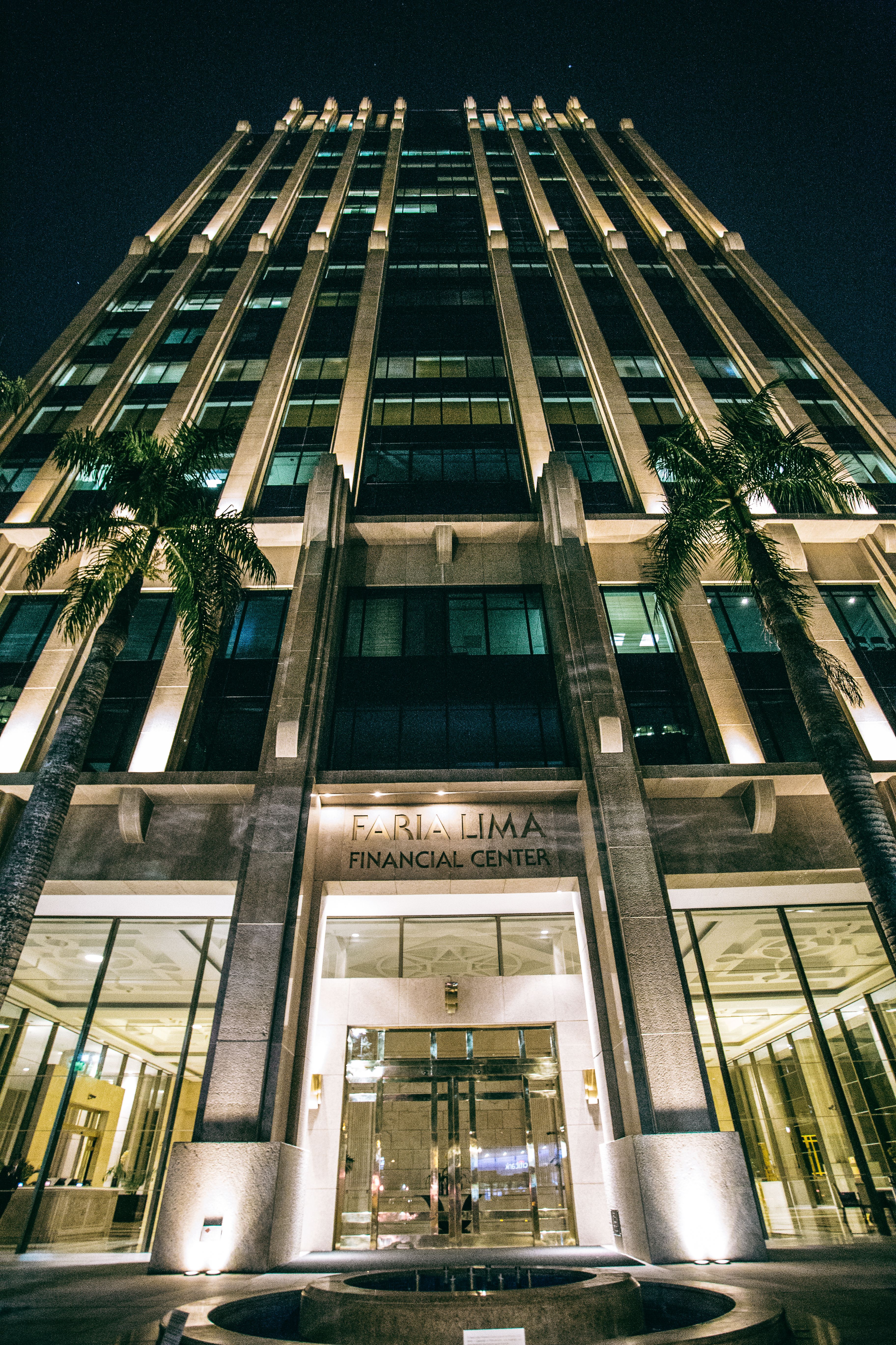 Centro financeiro da Faria Lima à noite em São Paulo