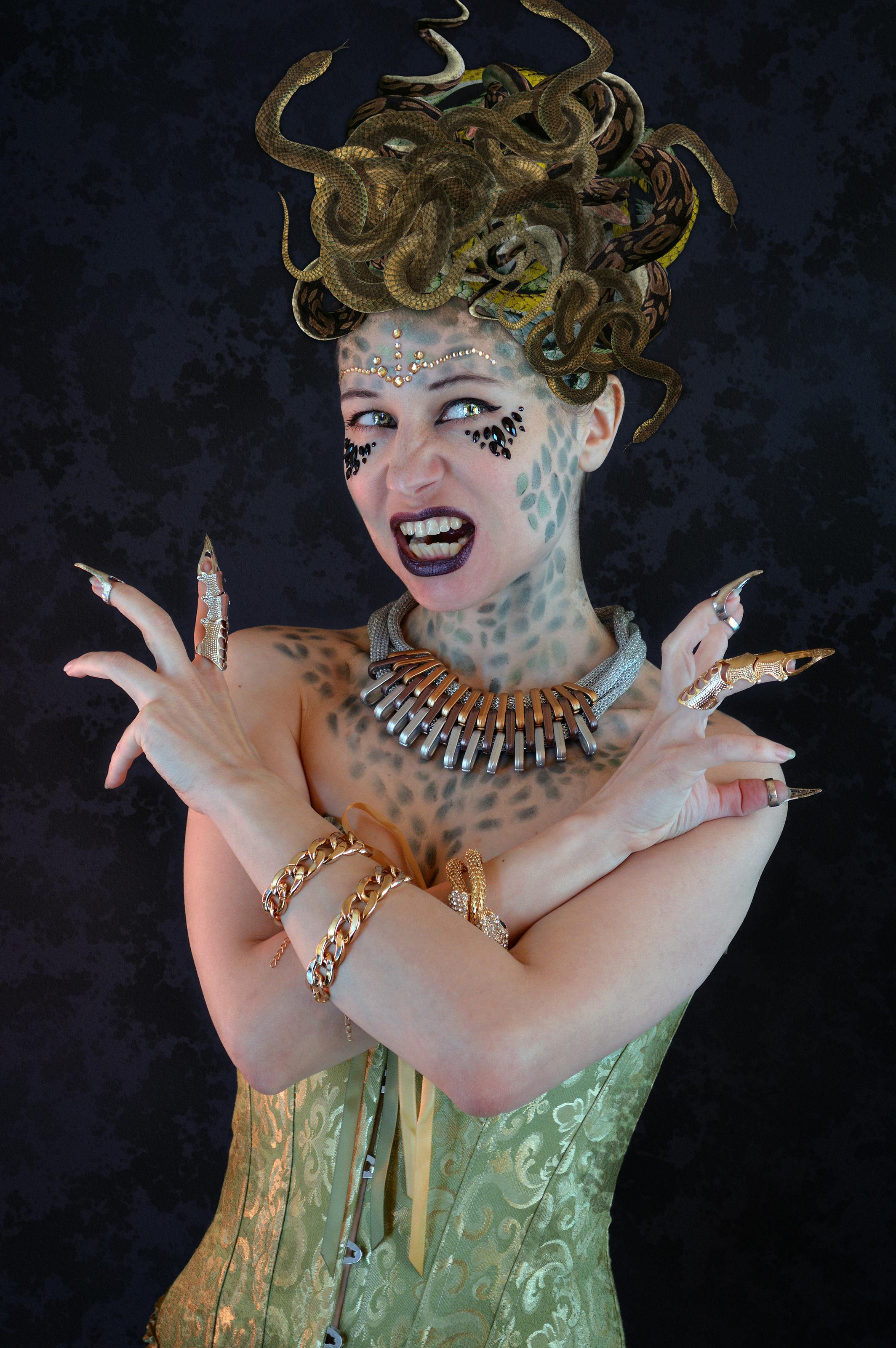Women's Queen Medusa of the Gorgons Costume