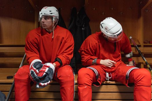 Ex-Senators winger Alex Formenton signs with Edmonton Oilers